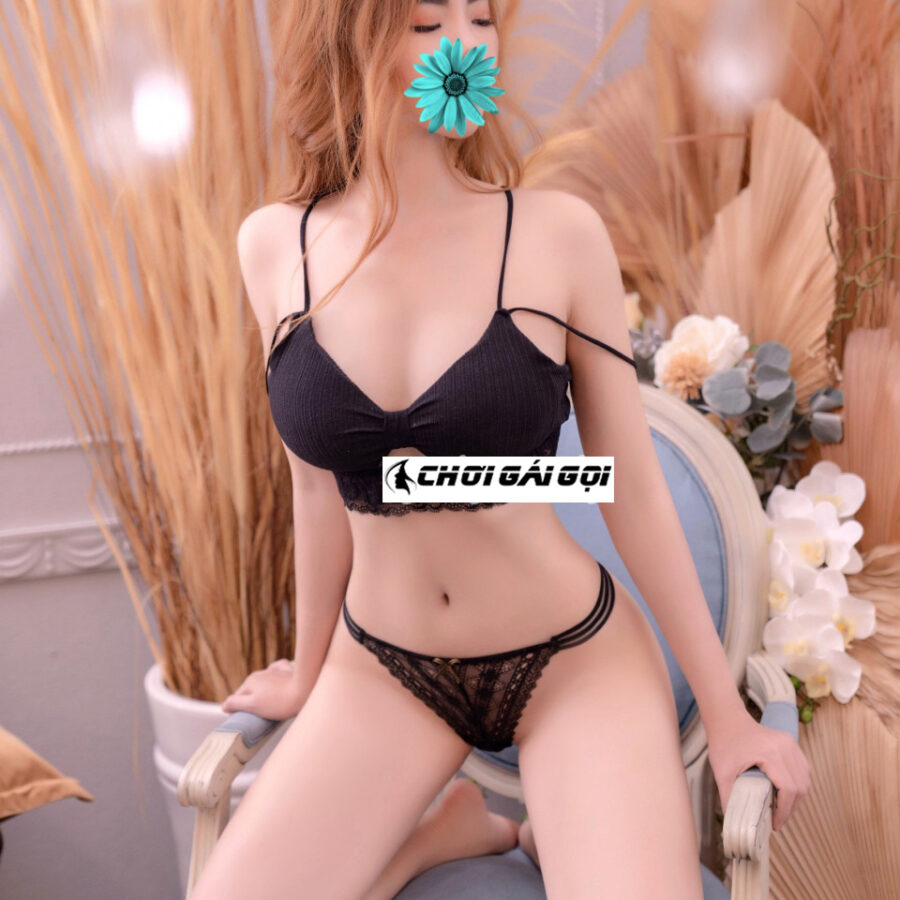 Trinh Elly – Gái Sài Gòn Dáng Nhon Da Trắng Vú Real Cực Đẹp