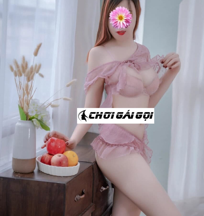 Vi Anh Chân Dài Dáng Đẹp, Ngực Nở Mông Cong